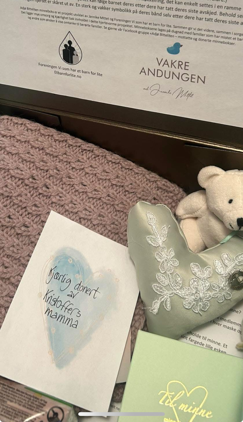 Spons en Adjø Bitteliten minneboks